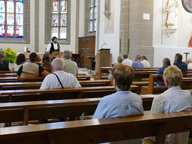 Feierstunde zum Abschluss der Renovierungsarbeiten in St. Crescentius (Foto: Karl-Franz Thiede)